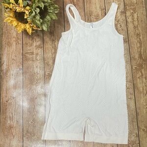 Old Navy Cream Sleeveless Bodysuit sz medium